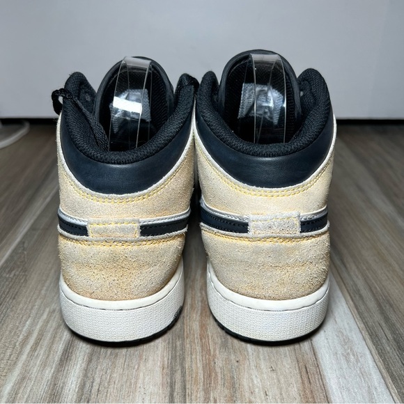 Nike Air Jordan 1 Mid SE GS Shoes ‘Flight Club’ Yellow & Orange Youth 6Y - Picture 5 of 10